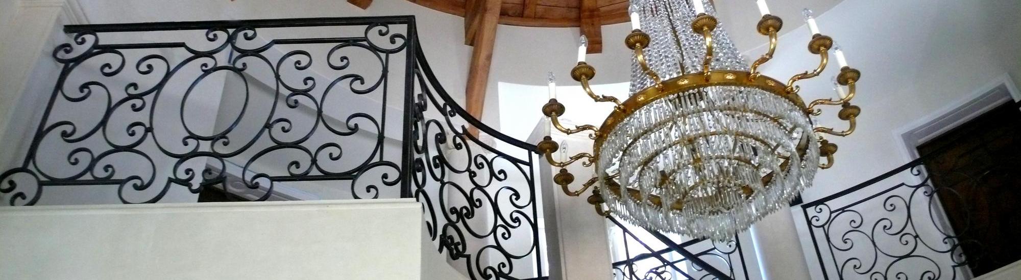 Rampe d'escaliers en fer forgé de style Louis XV